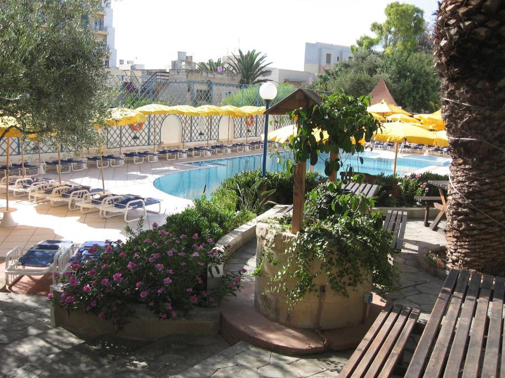 Club Salina Wharf Aparthotel Qawra Exterior foto