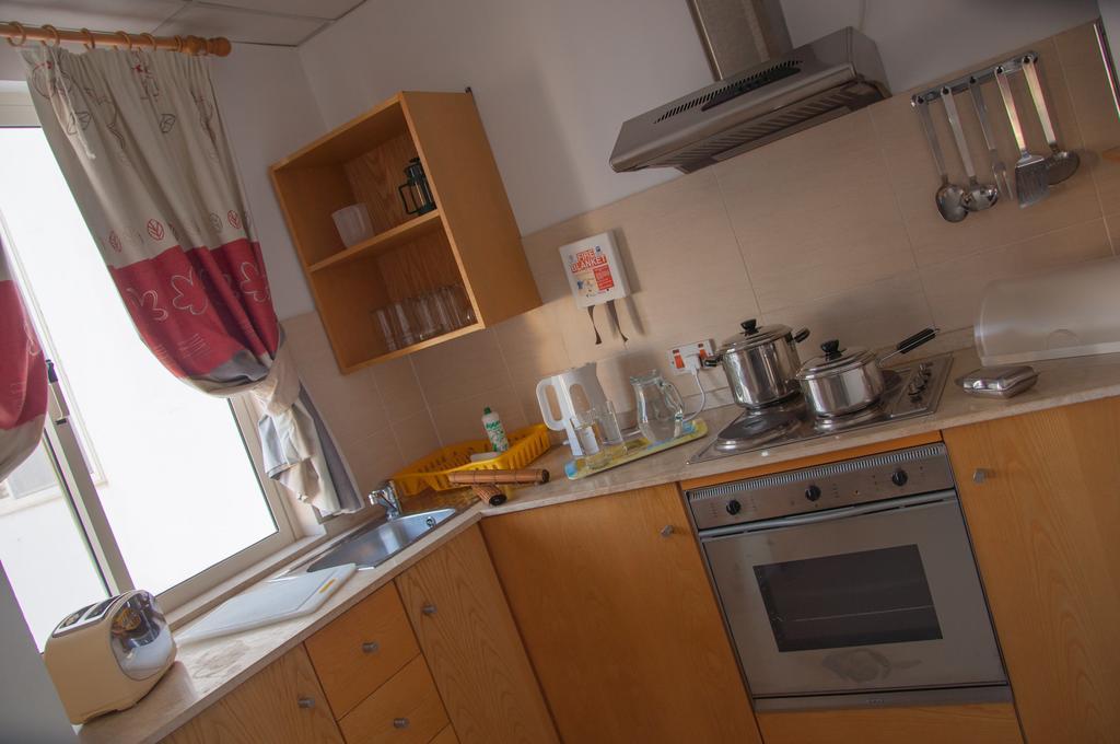 Club Salina Wharf Aparthotel Qawra Quarto foto