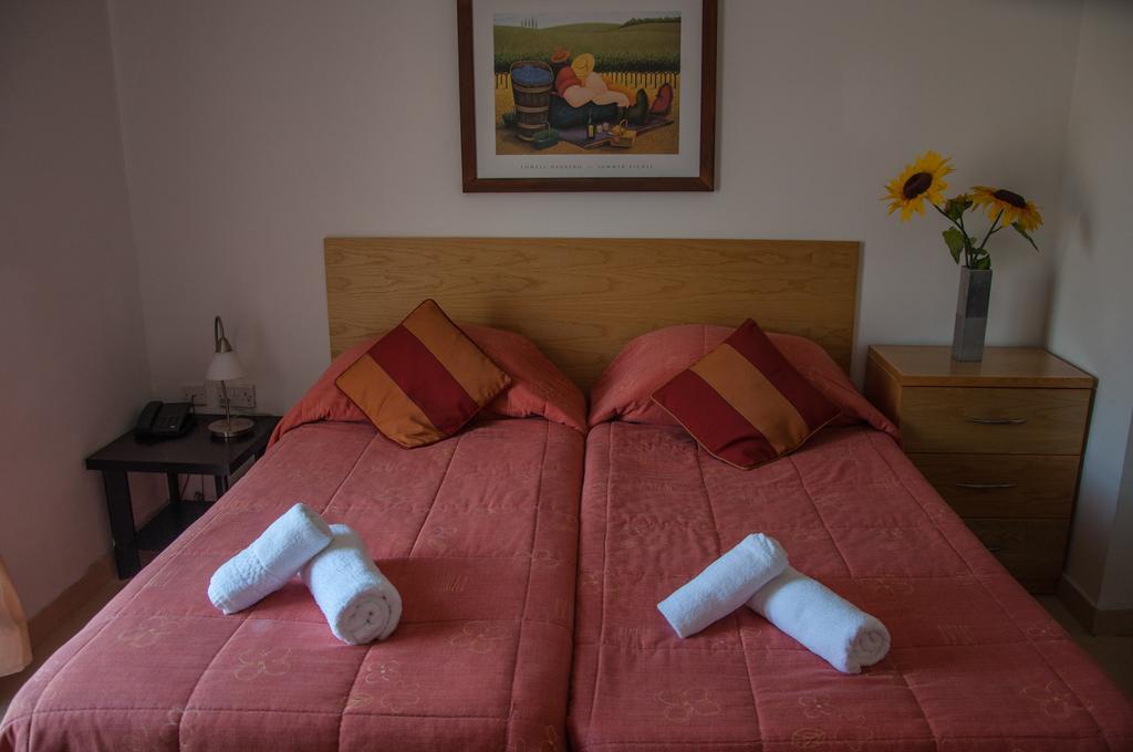 Club Salina Wharf Aparthotel Qawra Quarto foto